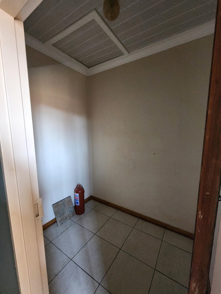 7 Bedroom Property for Sale in Hennenman Free State